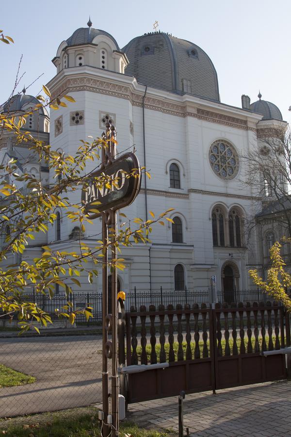 Peto Apartman Gyor Exterior photo